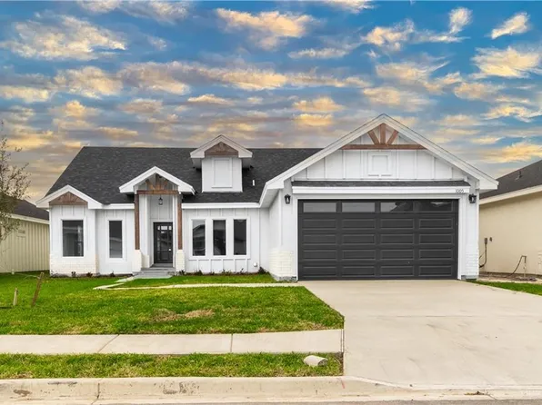 1005 Broken Arrow Dr, Alamo, TX 78516