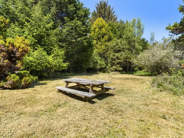 1723 Balboa Ave, McKinleyville, CA 95519