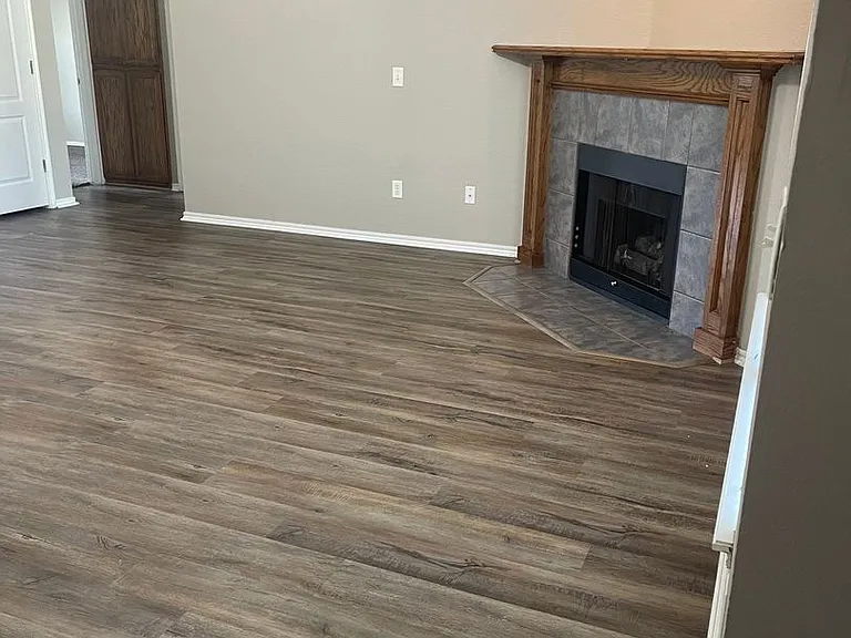 1118 Barbary Dr — Photo 2