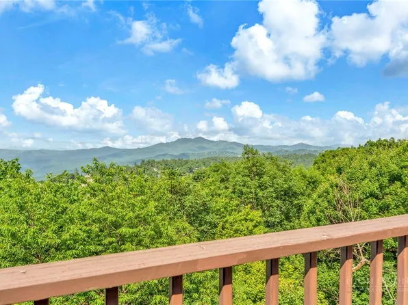 483 W Green Hill Drive, Blowing Rock, NC 28605
