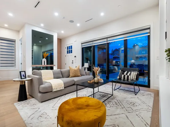 5355 Inverness St #1, Vancouver, BC V5W 3P2