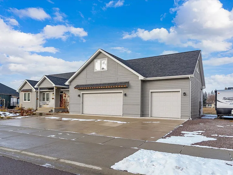 1015 Riparian Dr — Photo 3