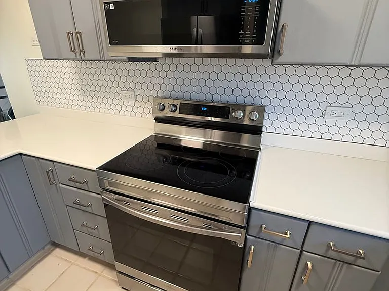 521 Hahaione St #19G — Photo 6