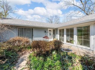 402 Brooktree Dr, Ballwin, MO 63011