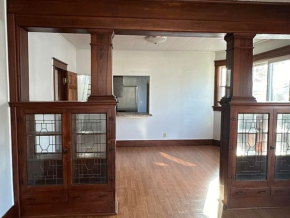 2nd image of 3271 Hitchcock St