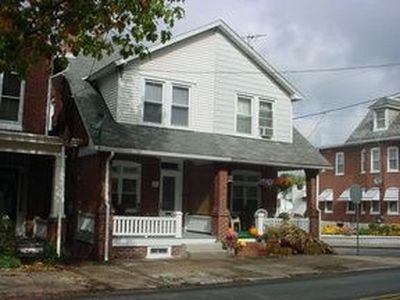 727 N Charlotte St, Pottstown, PA, 19464