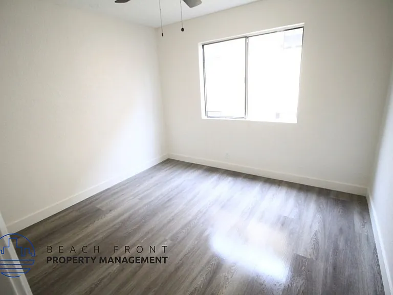 11503 Menlo Ave — Photo 8