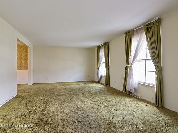 2nd image of 1611 N Belmont Ave