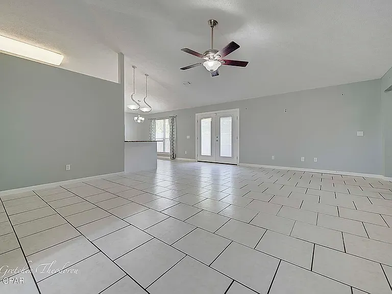 4704 Shannon Ln — Photo 5