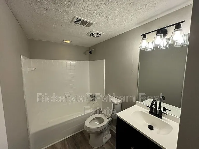 1263 Cedar Ave #4 — Photo 8