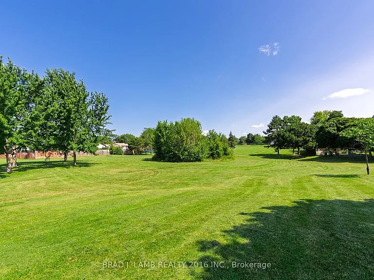 405 Hyacinthe Blvd #Townhouse 12 — Photo 26