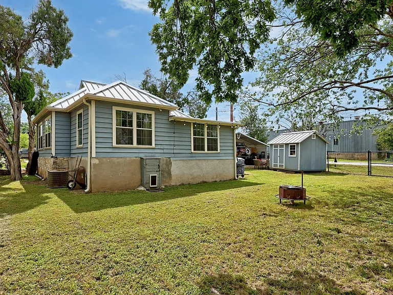 2120 Leander St — Photo 24