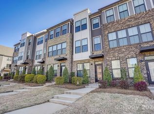 650 Uwharrie River Rd, Charlotte, NC 28211