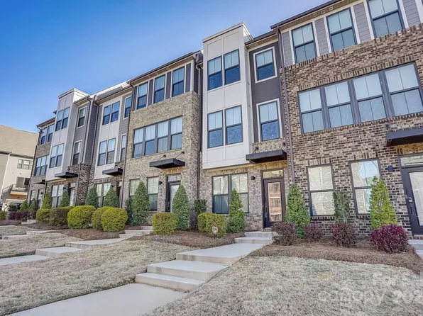 650 Uwharrie River Rd, Charlotte, NC 28211