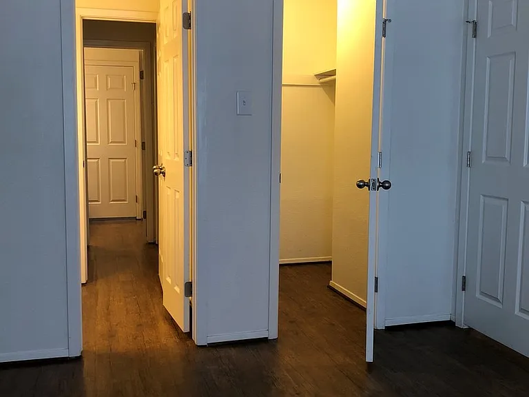 3702EL — Photo 9
