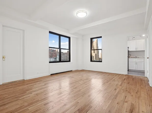 200 West 16th Street image 1 of 7