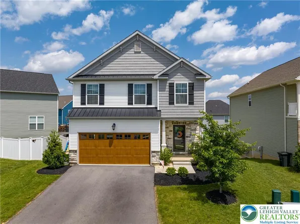 319 Bendelow Ln, Northampton, PA 18067