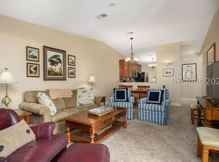 96 Mathews Dr APT 38, Hilton Head Island, SC 29926