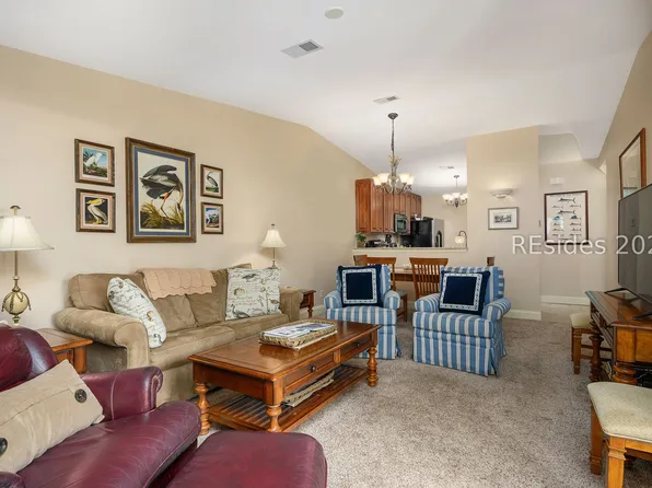 96 Mathews Dr APT 38, Hilton Head Island, SC 29926