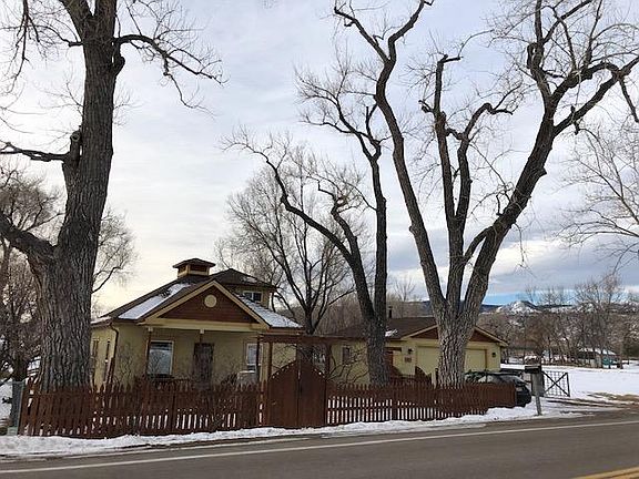Privacy and only 10-15 minutes from Old Town.