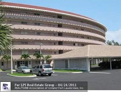 5th image of 1319 E Hillsboro Blvd APT 112