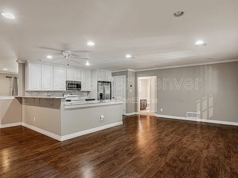 535 S Cody St — Photo 6