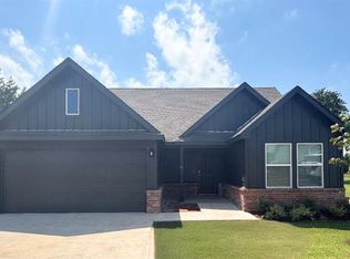 10236 NW 28th Ter, Yukon, OK 73099