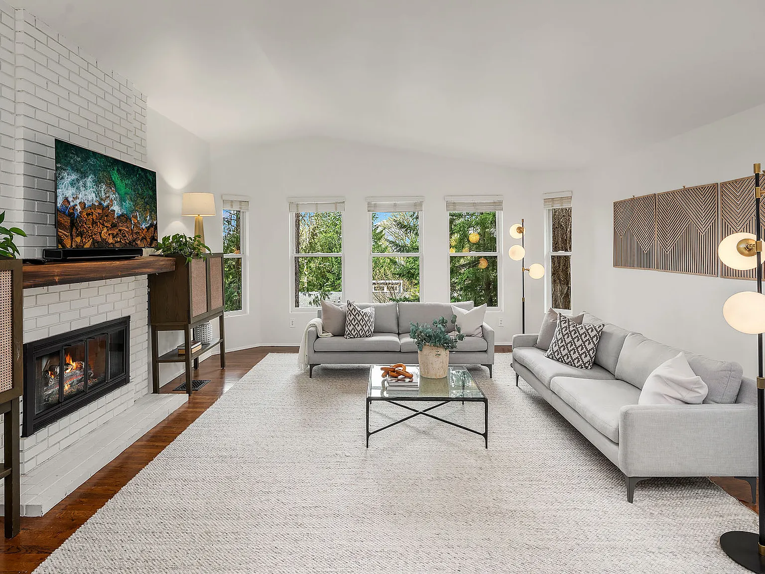 4 bed, 3160 sqft, $6,500 — Photo 2