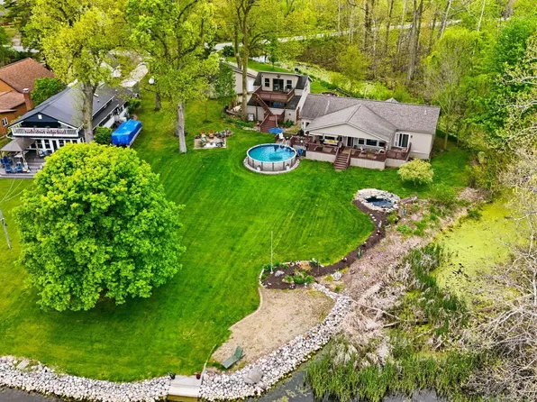 10105 N Eagle Island Rd, Rome City, IN 46784