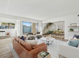 268 E 16th St #6, Costa Mesa, CA 92627