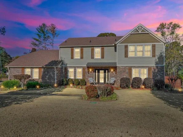 210 Brooks Rd, Mauldin, SC 29662