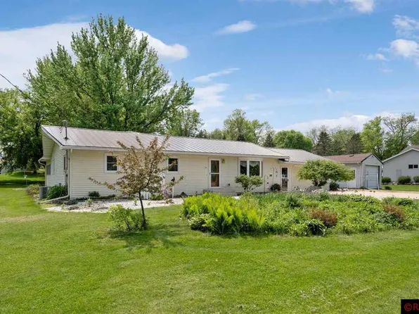 501 Lake Ave NW, Elysian, MN 56028