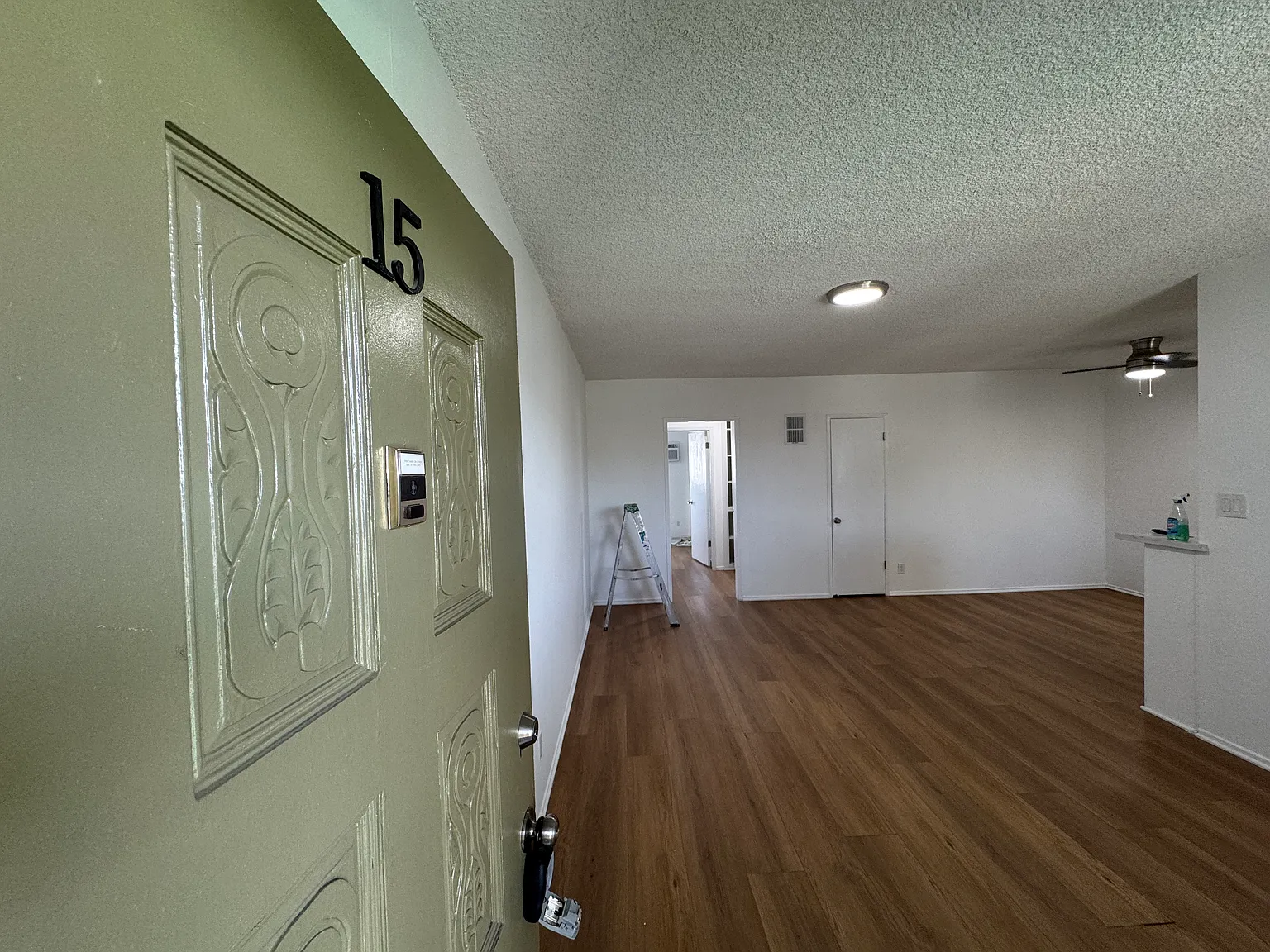2 bed, 997 sqft, $2,450 — Photo 2