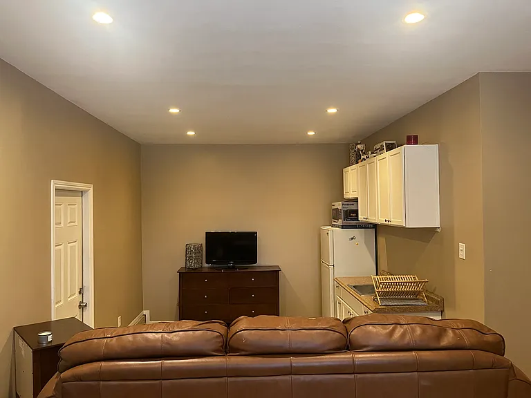 169 Beverly Dr — Photo 2