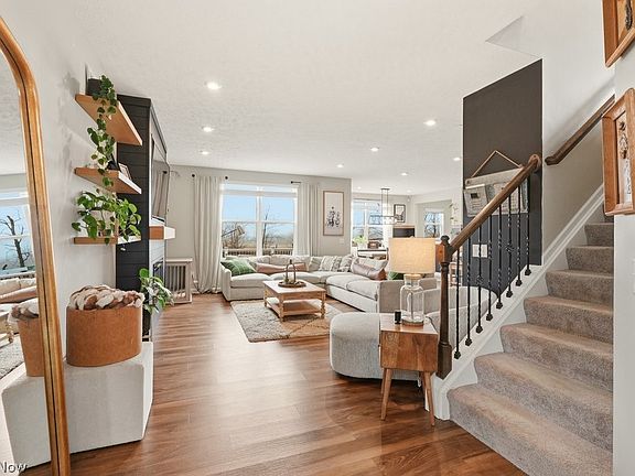 4th image of 1812 Cobham Ln