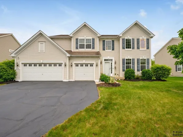 231 Valencia Pkwy, Gilberts, IL 60136