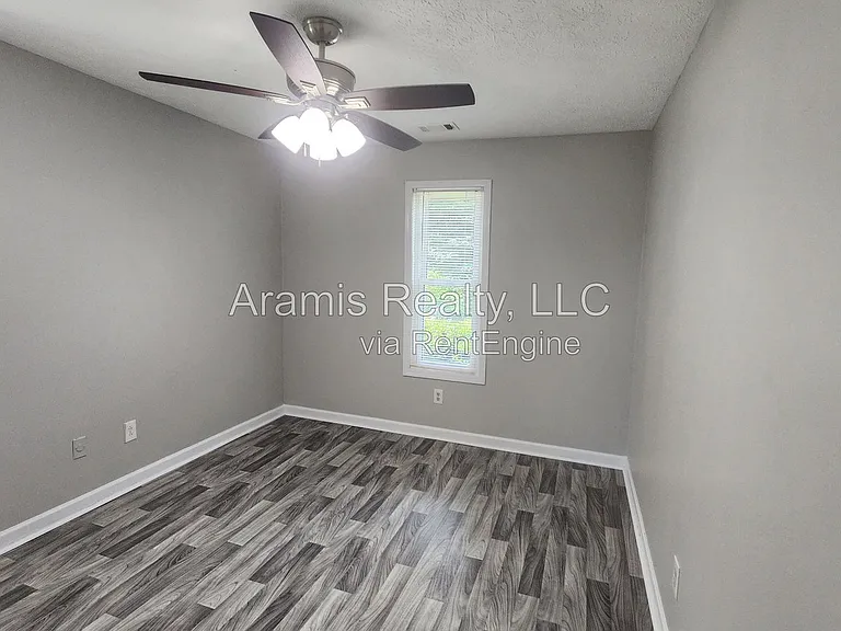 5566 Windwood Rd — Photo 5