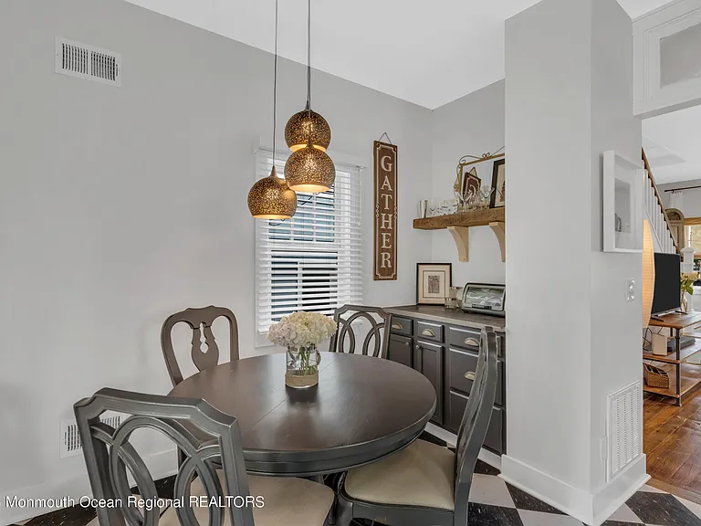237 Bay Ave — Photo 18