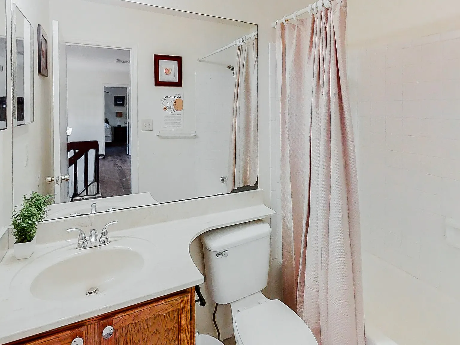 4 bed, 3.0 bath, 2492 sqft, $815 — Photo 4