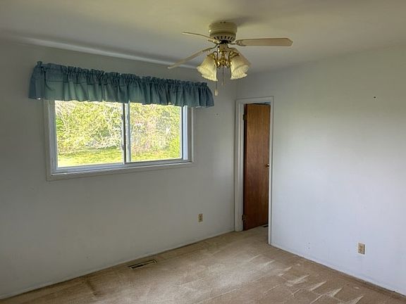 5th image of 324 Parkview Dr