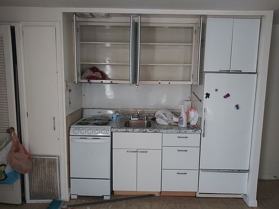 3rd image of 2315 Pershing Blvd