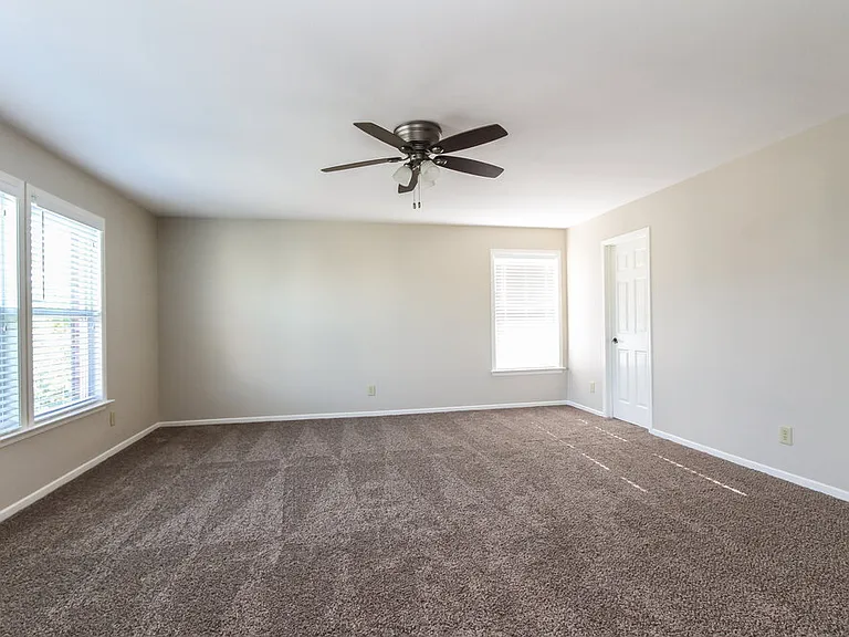 10718 Pavilion Dr — Photo 7