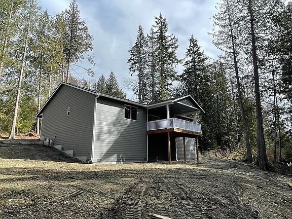 2nd image of 643 NW Camano Dr