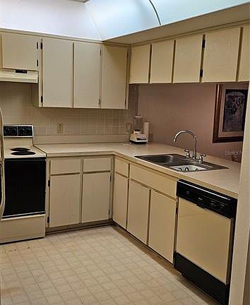 5th image of 12027 HOOSIER COURT #201