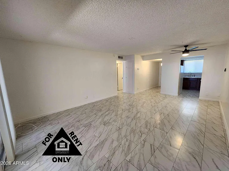 7132 W Wolf St — Photo 3