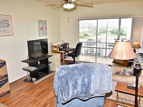4th image of 719 S Beach St #2020