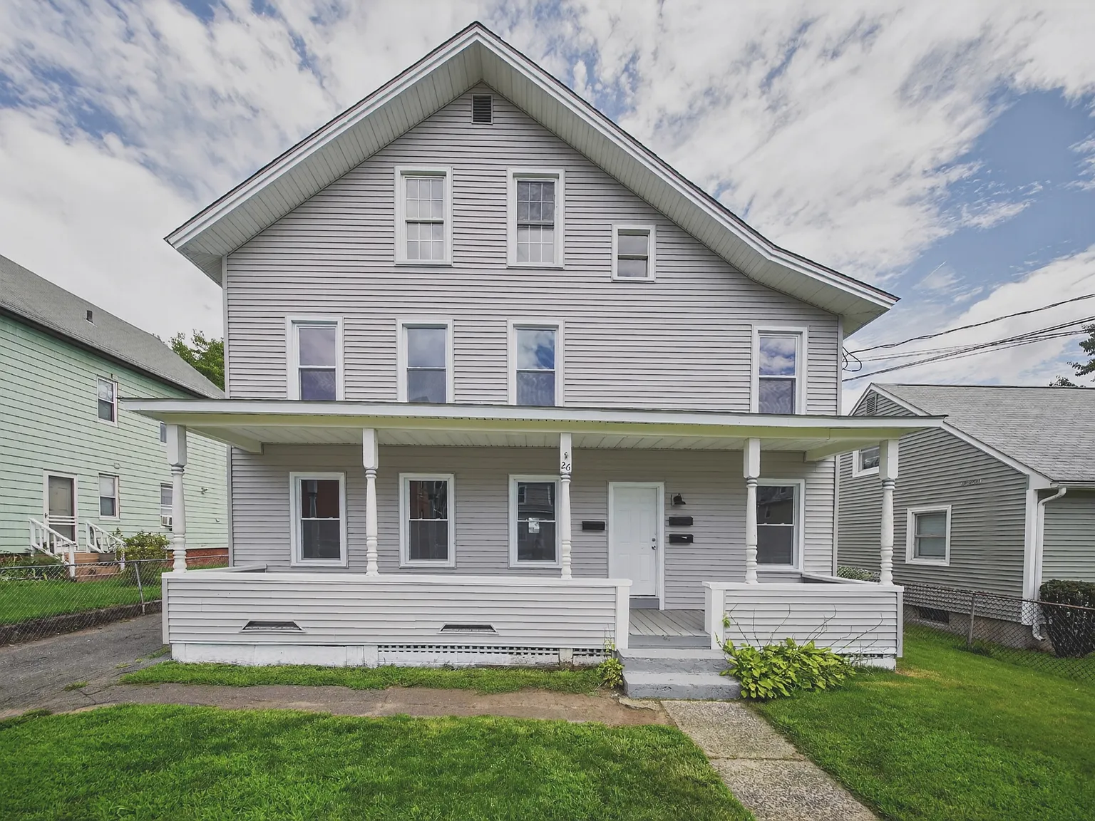 3 bed, 1400 sqft, $1,750 — Photo 1