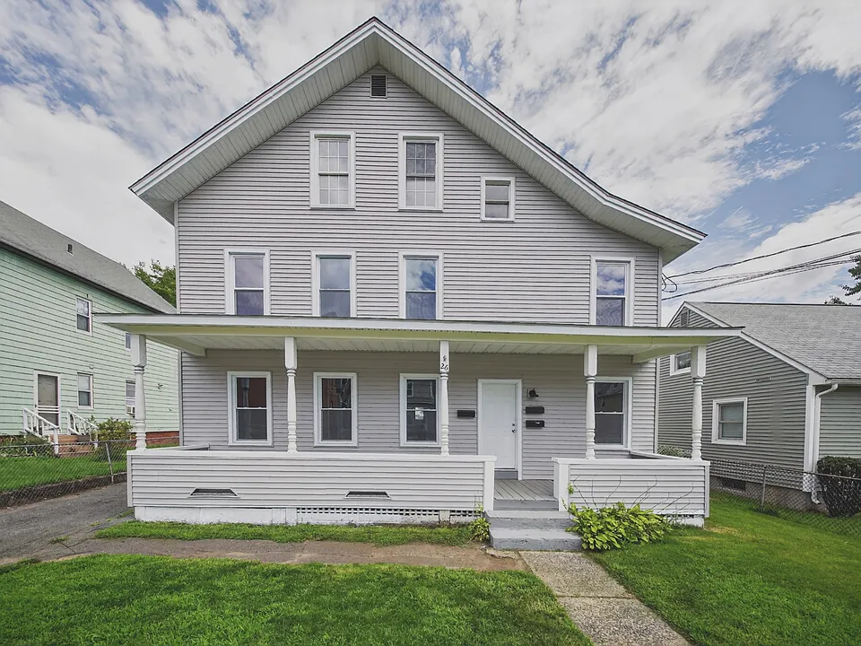 26 Vernon St #1