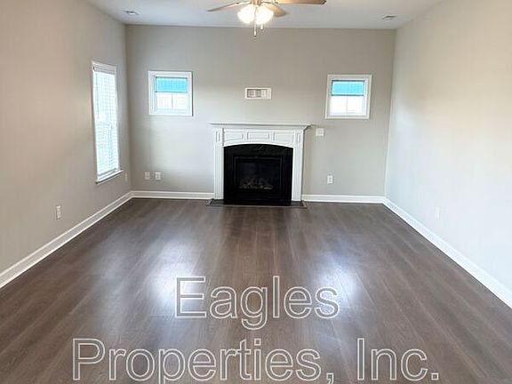 4th image of 117-1 Kenbridge Ln