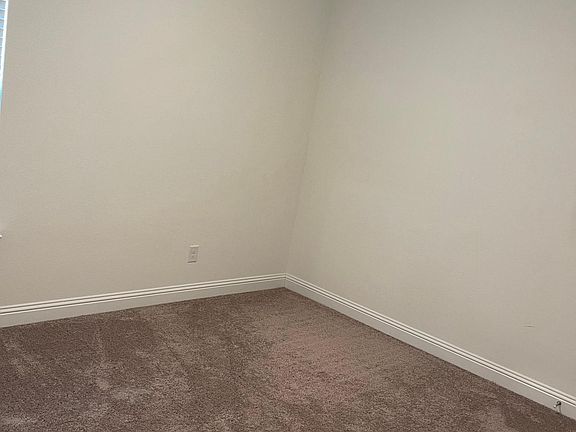 5th image of 600 Bronze Forest Dr